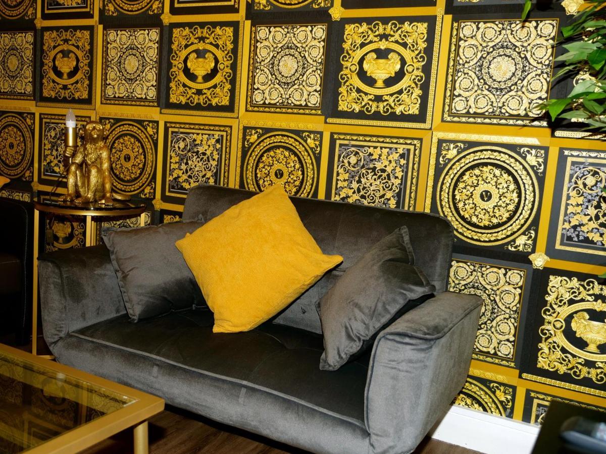 Ultra Deluxe Versace Apartment Near Sheffield Full Sky Tv 로더럼 외부 사진