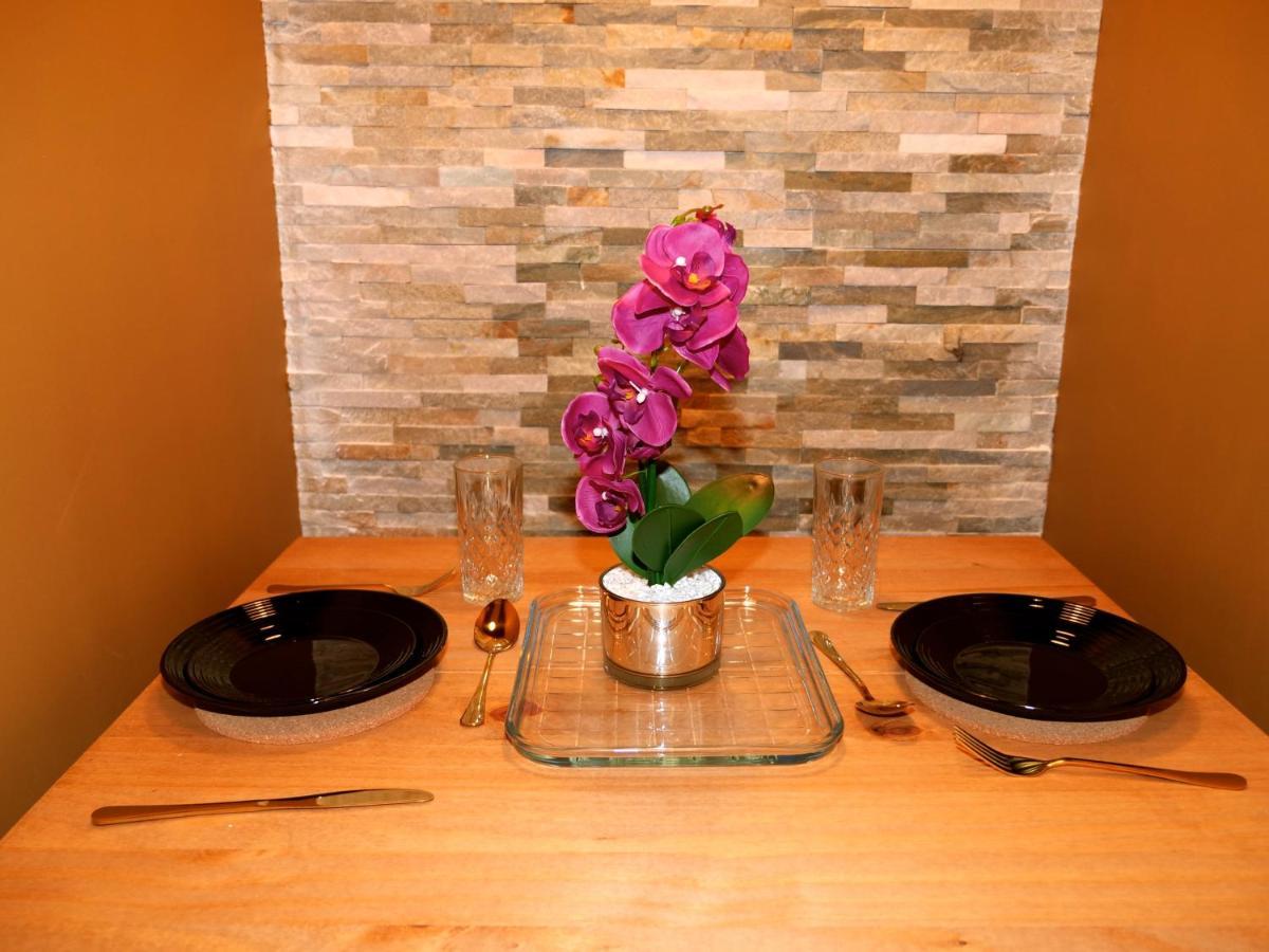 Ultra Deluxe Versace Apartment Near Sheffield Full Sky Tv 로더럼 외부 사진