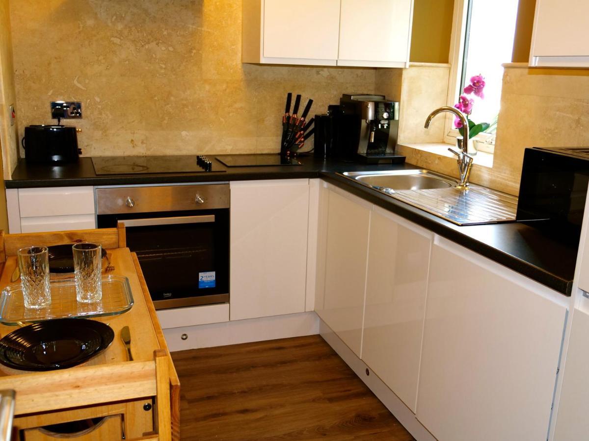 Ultra Deluxe Versace Apartment Near Sheffield Full Sky Tv 로더럼 외부 사진